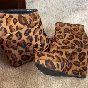 RACHEL by Rachel Roy Leopard booties